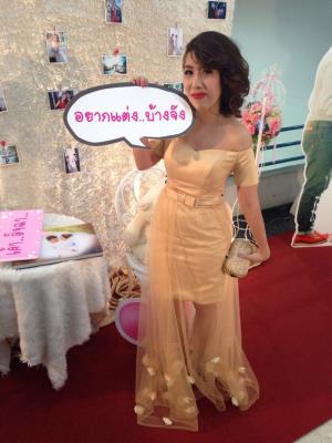 ชุดราตรี เช่าที่แบมบี้ เวดดิ้ง ห้วยขวาง